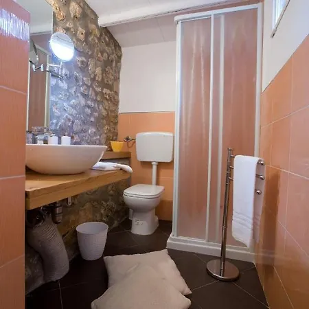 Bagni Di Tabiano Sleeps 10 Pool Wifi Villa